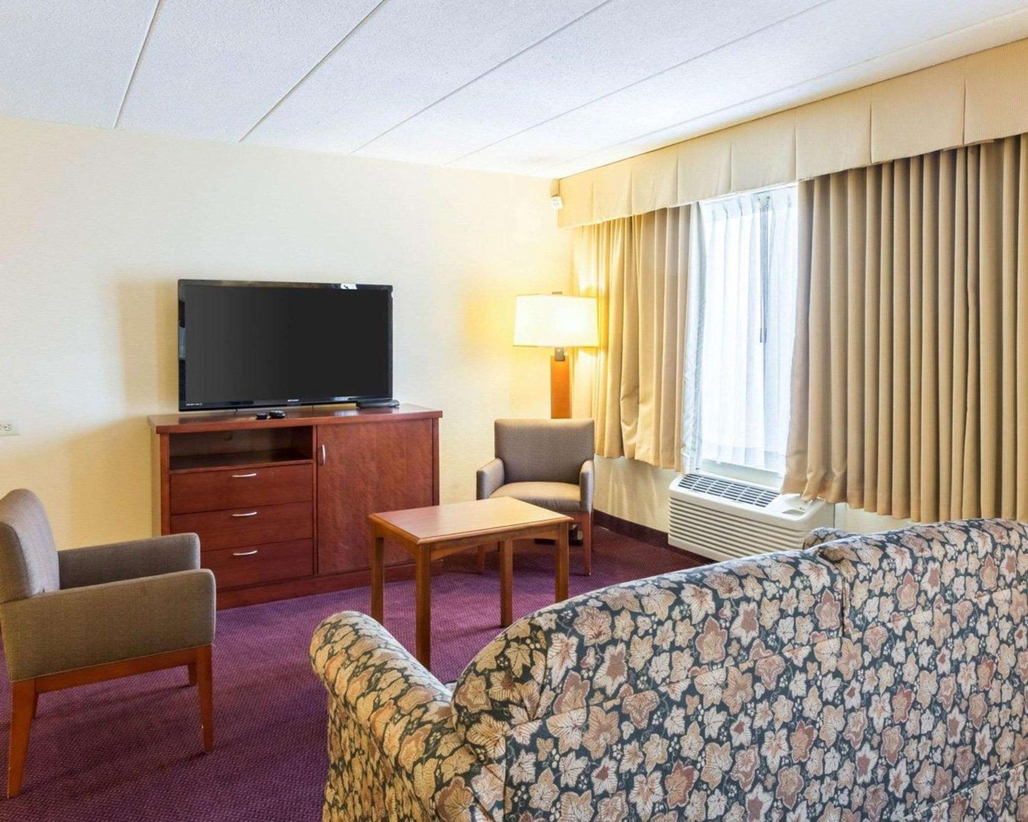 Clarion Hotel Somerset - New Brunswick Zewnętrze zdjęcie